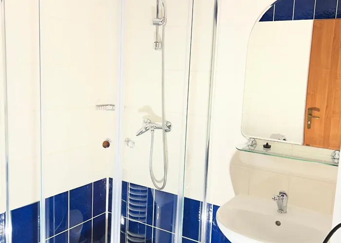 Centrum Πανσιόν 3*